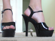 giantess feet high_heels shrunken_men sandals looking_up indoors screen_cao