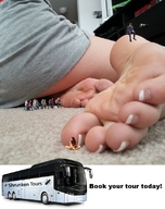 collage barefoot shrunken_men shrunken_woman shrunken_man advertisement dingbing giantess_as_attraction