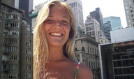giantess collage blonde smiling between_buildings giulio_10