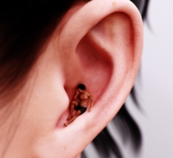 shrunken_men shrunken_man ear digital_render flagg3d in_ear whispering