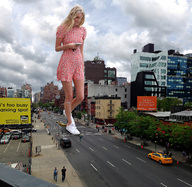 elsa_walking_and_texting_not_paying_attention_by_natkatsz-d9sex4