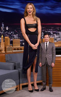 gentle collage blonde clothed high_heels dress amazon suit standing size_comparison desk chairs lowerrider the_tonight_show karlie_kloss jimmy_fallon