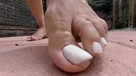 feet toenails loryelle