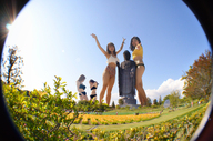 bikini giantess collage black_hair long_hair brunette giantesses statue crowds kyoujingirls