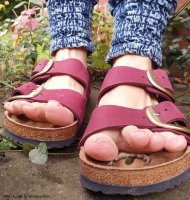 feet sandals shrunken_man marklovefeet squashing
