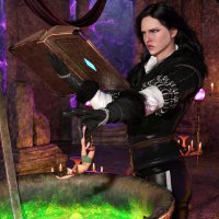 breasts black_hair long_hair butt barefoot green_eyes gloves witch shrunken_man dangle magic thighs indoors belt book boxer pinched digital_render the_witcher cauldron yennefer giantess-stalker