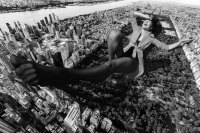giantess feet city destruction celebrity nylon ny galgadot laughing central_park celebrities_fetish
