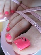 low_angle sandals close_up nail_polish point_of_view open_toe