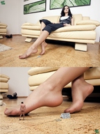 giantess feet shrunken_men nylons
