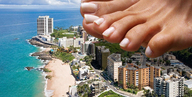 feet city mega beach barefoot encolhido maye