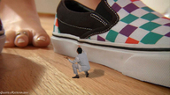 barefoot giantess_katelyn shoe_removal toe_ring encolhido vans